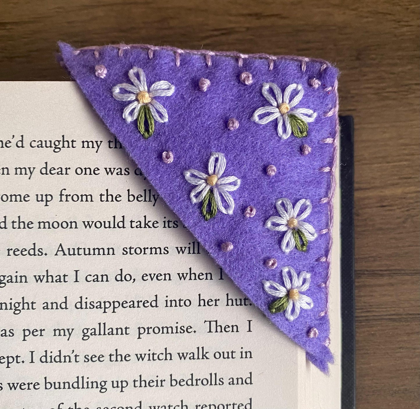 Hand Embroidered Bookmark - Lilac Daisy